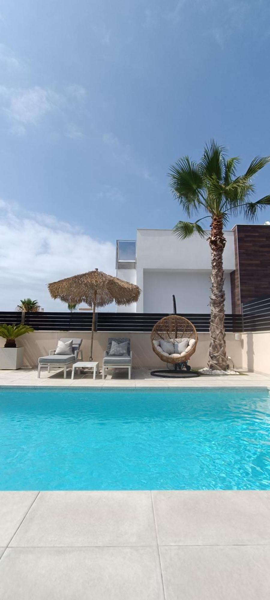 Villa Pmt22 - Luxury With Private Heated Pool And Jacuzzi Torrevieja